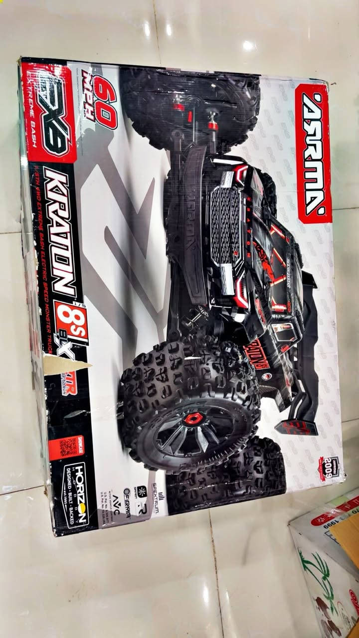 سلام عليكم
للبيع arrma karton 8s exb فيرجن جديد اخر اصدار 

غير مستعمل جديد 
سعرها   1200$


**إذا كنت صاحب هذا الإعلان وتريد حذفه لأي سبب، رجاءا أرسل رسالة إلى الدعم الفني**
