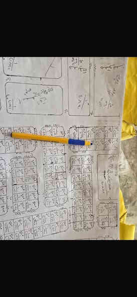 قطعة ارض مميزة طابو سكني ملك صرف مساحتها 310 متر مربع واجهتها 15.5 متر ونزالها 20 متر في منطقة النهروان المقاطعة 3 رقمها 40755 يقع امامها حديقة عامة وخلفها شارع تجاري 30 متر. الارض باسمي ثاني يوم افتح بيان. السعر 25 مليون قابل للتفاوض. للاستفسار الاتصال بالرقم ***********
