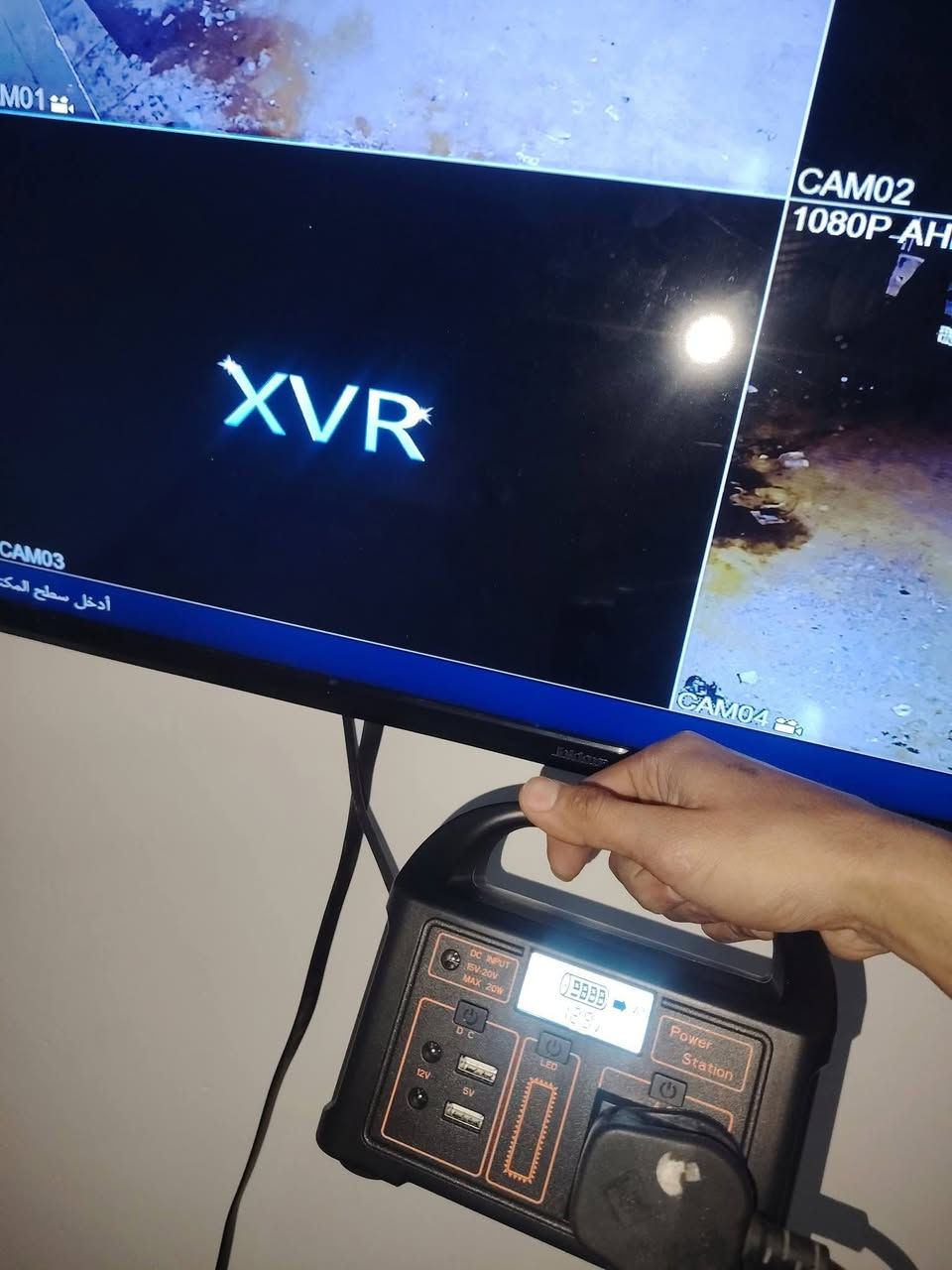 باور يخرجلك كهرباء  100 واط
وتكدر تشحن علي 
يشغلك بلازمه تقريبا ساعه كامله 
وبي لايت لد ايضا 
وبي هواي شغلات حلوه 
يفيد بل سفرات وعند انقطاع الكهرباء 

الي مهتم بهيج شي يراسلني


**إذا كنت صاحب هذا الإعلان وتريد حذفه لأي سبب، رجاءا أرسل رسالة إلى الدعم الفني**