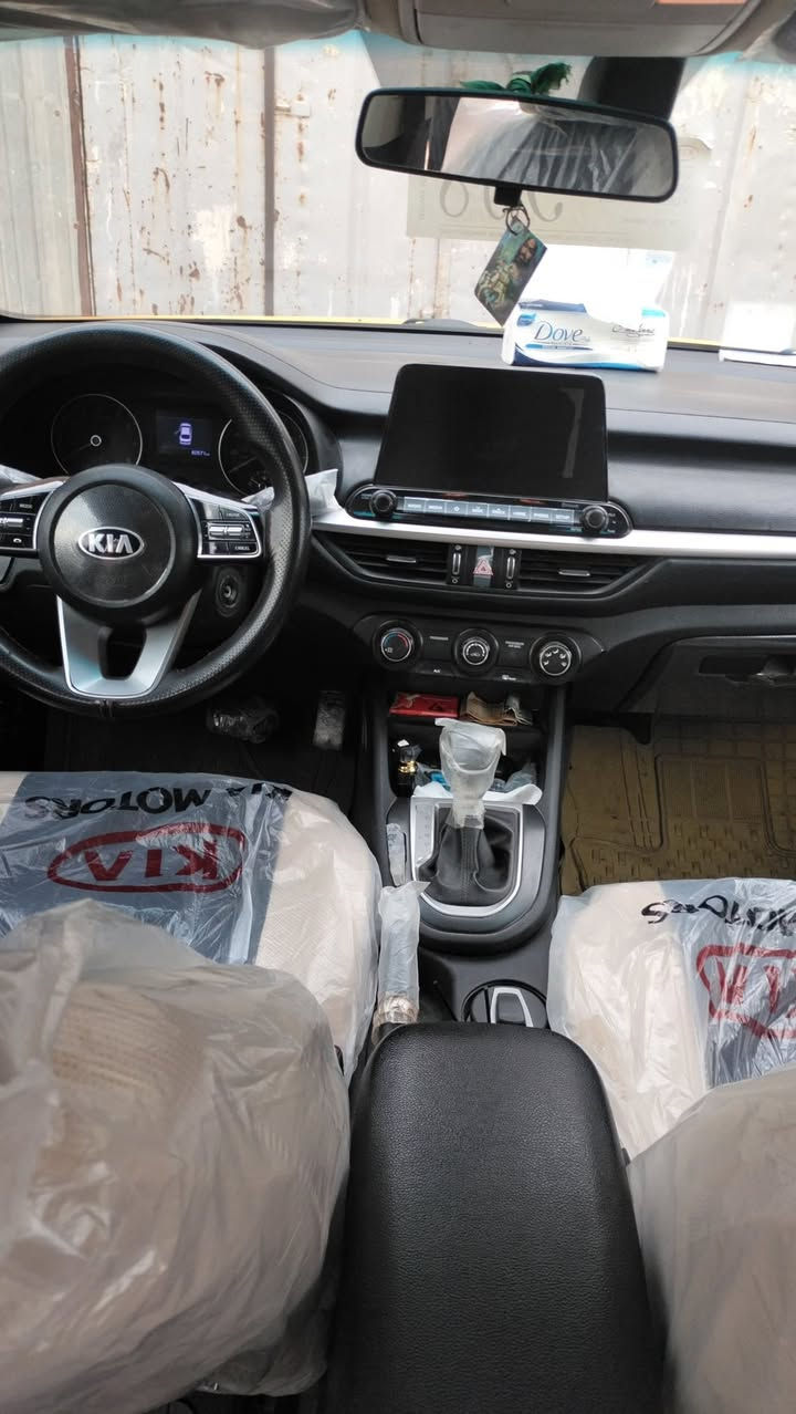 فورتي ٢١سياره حلوه وجديده رقم بغداد نكليزي مكينه الافين دوش المرغوب كير ايتي سياره مواصفاه حلوه جاهزه الأخير.  بيه جاملغ وبنيد فقط بدون دواخل رقم راعيه ***********
