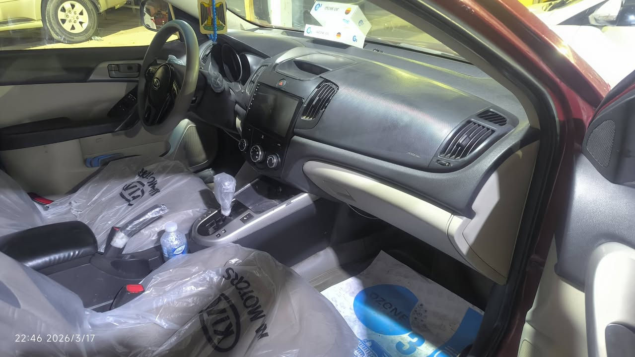 للبيع موديل 2009 فول مواصفات عدى الفتحة مري شفط بصمة تشغيل وأبواب كشنات هيتر تحكم ستيرن محرك 1600 مكفول مع الكير رقم شمالي بسمنة السعر 78 ورقة وبيها مجال الصبغ 3 قطع ونص بدون دواخل وبيها جراد السيارة جاهزة من كلشي مكانها الصويرة هاتف ***********
