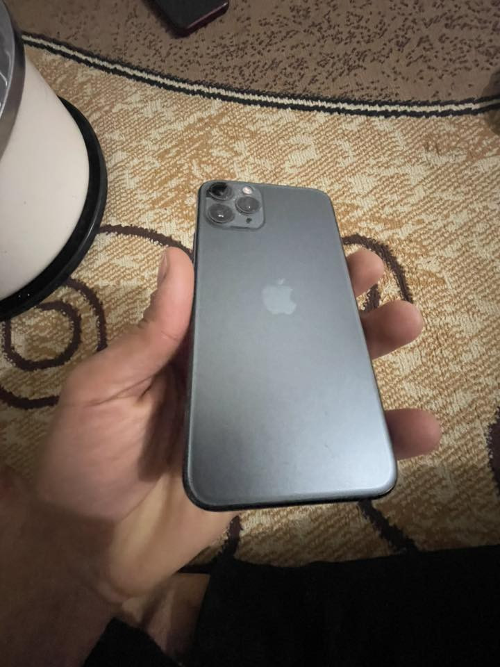 ايفون11برو
ذاكرة64
الجهاز نضيف فقط فيس إيدي واكف 
سعر200
***********
