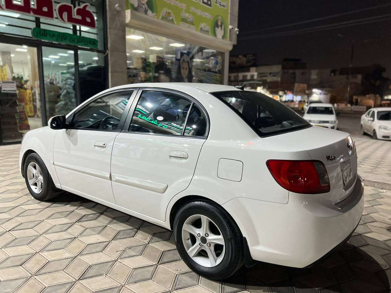 للبيع كيا ريو .   موديل 2010
محرك 16. 
 ضرر قطعتين صبغ 
   السعر .   86 ومجال 
   ***********
