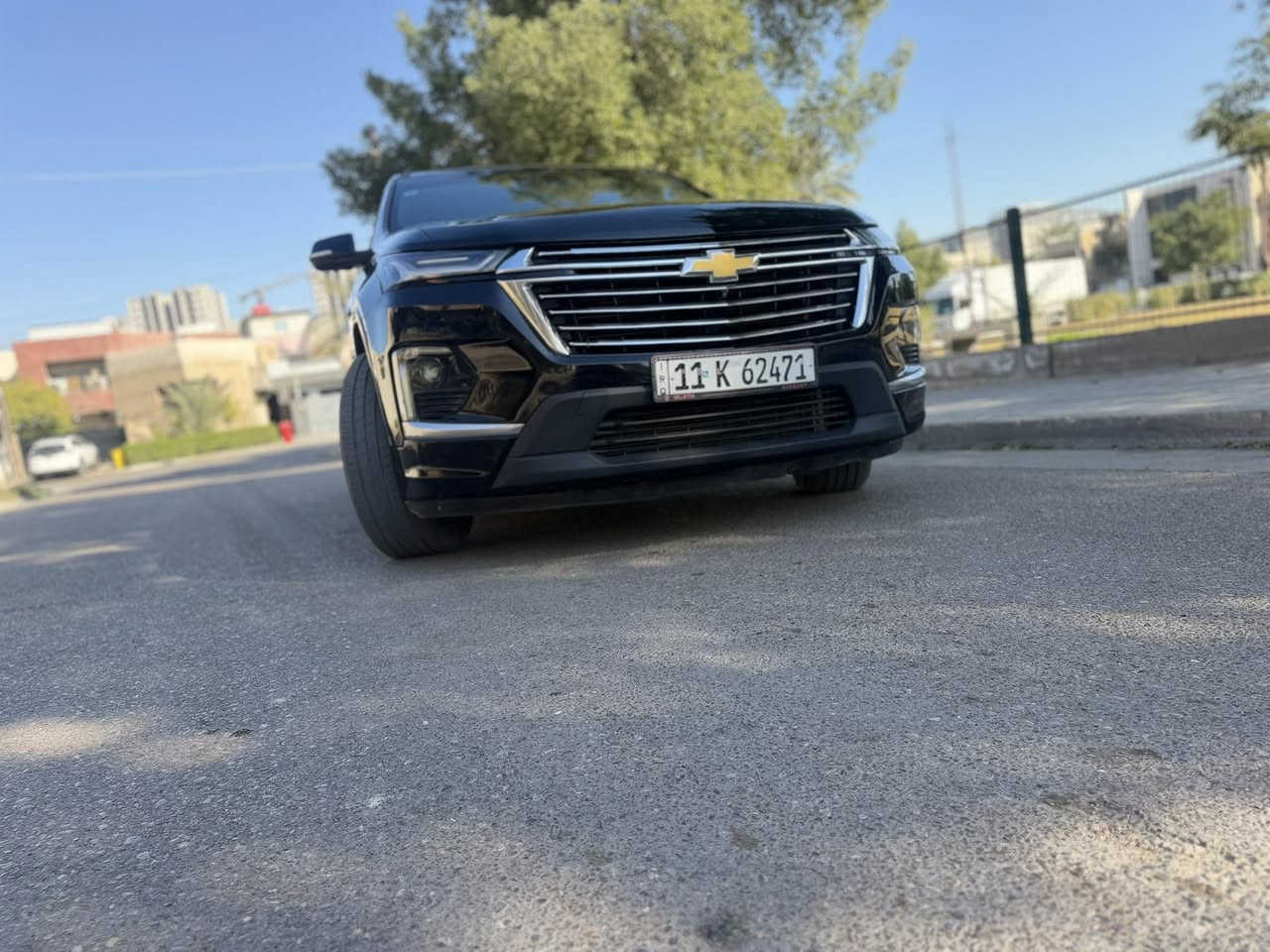 شيفروليه ترافيرس 2023 فئة Premier 

فول موصفات 1/1 فول للاخير 

🚗 المواصفات الأساسية

الفئة: Premier – دفع أمامي (Front-Wheel Drive)
النوع: SUV / كروس أوفر عائلية
السنة: 2023  

             . بنوراما 
              .مقاعد جلد 
              . تدفئة وتبريد بالكشنات
               .خمس كامرات 360
 • شاشة معلومات ترفيهية تدعم
• Apple CarPlay
• Android Auto
• بلوتوث
• Wi-Fi hotspot
• شحن لاسلكي للهاتف
 • مقاعد: جلد (عادة في فئة Premier)
 • مساحة ركاب واسعة في 3 صفوف
 • نظام صوت ممتاز
 • تحكم كهربائي في بعض المقاعد
(الميزات الدقيقة 
        ترحيب كشنات وستيرن 
       •.    شاشة بالمري 

 • نظام ABS وفرامل قرصية
 • أنظمة مساعدة السائق (قد تشمل تحذير التصادم، المساعدة على الفرامل، تحذير البقاء 
 • أحزمة أمان لـ7 ركاب
 • مساند رأس أمامية وخلفية

🛠️ المحرك والأداء
 • المحرك: 3.6 لتر V6 بنزين
السعر 31000 يعني تلث شدات وعشره 
مرقمه وجاهزه وباسمي 
صبغ بالسياره بنيد وجنطه بس بدون ايرباك 
وبيه تعمير بالحوض بالبدايه بس يعني صاير خصره بالحوض وساحبه سحب 
بدون شواصي بدون تبديل 
العنوان بغداد الاعلام السيديه 
رقم الهاتف ***********
