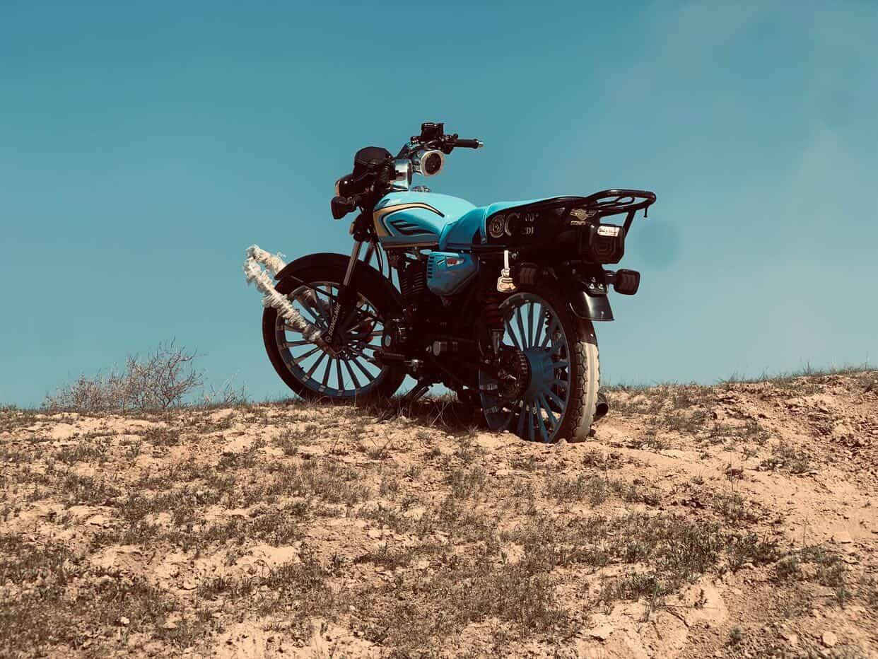 سلام عليكم 
دراجه سونك موديل 25جديه صار شهرين من طالع من الوكاله ماشيه شي قليل دراجه محرك 200cc
مناقصها شي كله شغال تركب وتطلع سعرها 850
نتصال ***********
