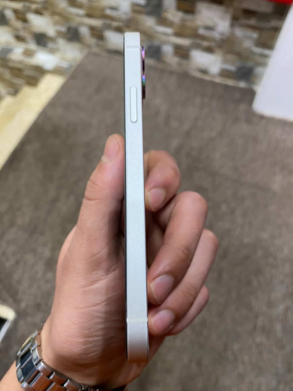 سلام عليكم ايفون 12.عادي  .ذاكرة 64.بطارية 🔋.95.جهاز تاخذه علا الفحص اي خلل يرجع رقمي ***********
