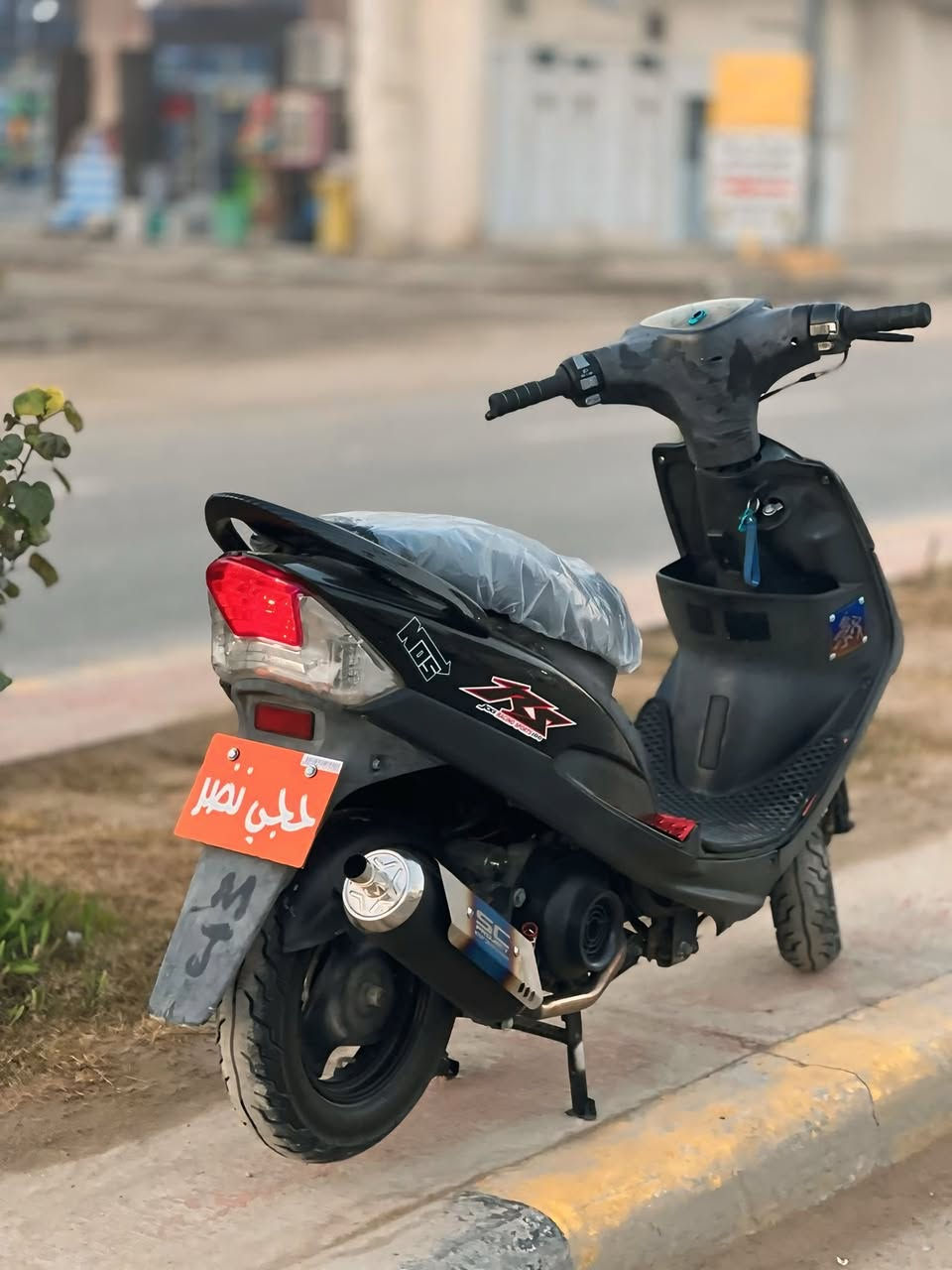 السلام عليكم🍃
ماكس عدله “2008"
للبيع:: مراوس ترهم 
دراجه بوشه ٤٩ بلاد برغي ممفتوح بيها 
دراجه تزويد خارجي بصيط
بيها يدات ان سي واي حمر بس مشادهن 
وبيها قطره دهن 
وبيها كلجات رياضي
وبيها صالنصه سي اس 
كهربائيات كلها شغله نقصها دشلي سلف بس ويشتغل السلف مالتها هسه واكف السلف 
كدامكم الدراجه خير من الله شلعه ومعدل 
العنوان ؛:كربلاء حي الحسين 
الرقم::*********** واتساب فقط 🫡
