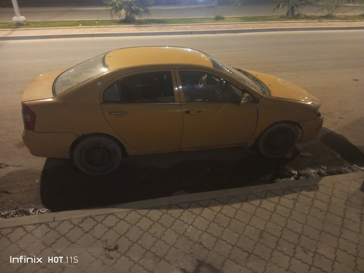 ليفان للبيع مكينه وكير كورلا مكاني الزبير ***********
