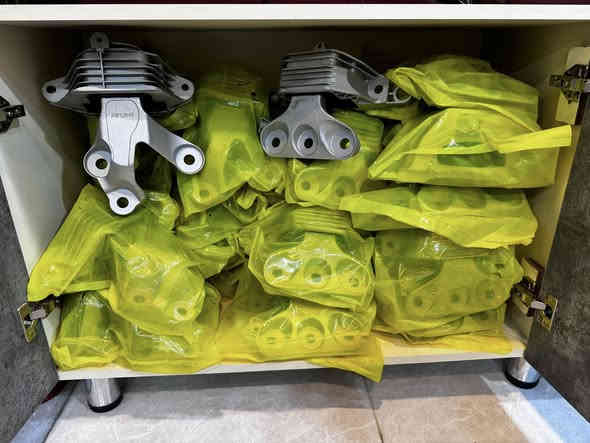 السلام عليكم ورحمة الله وبركاته 
تحية طيبة 🌸
❌عرض خاص ولفترة محدودة ❌
تعلن شركة الكاسر 
عن وصول حدادية ماليبو وجميع انواع الشوفر 
طبلة ماركة شيلبي 50 الف 
طبلة صيني كوبي 35 الف 
شمعة (مغزل)صيني 7 الف 
شمعة ( مغزل )شيلبي 10 الف 
اذان او دچة محرك 50 الف 
اذان او دچة كير 50 الف
ويوجد لدينا وكالة GM 
 
❌وايضاً يوجد لدينا خصومات ع الصيانه❌
يعني متتحير تخلي سيارتك يمنا احنه نشتغلها وع مسئوليتنا 🏎️❌
للحجز والاستفسار 
***********
‭0780 100 7476‬
وات ساب 
النجف الاشرف 
حي الامير مقابل شارع الزهور
