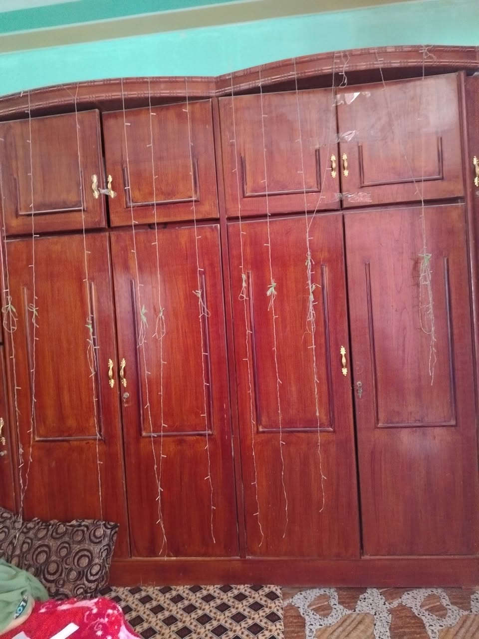 غرفه للبيع مستخدمه السعر 800وبيها مجال
***********
