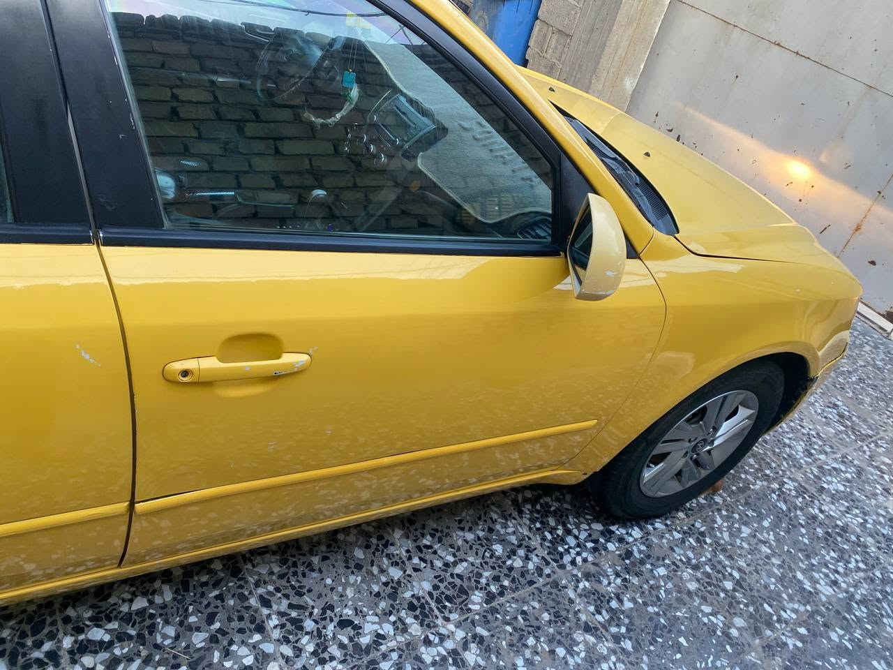 السلام عليكم
سوناتا موديل 9 للبيع رقم بغداد 
مكينة گير مكفول 
بيها هاي الطخة الموضحة 
المكان بغداد المعامل الباوية 
السعر 83 
***********
