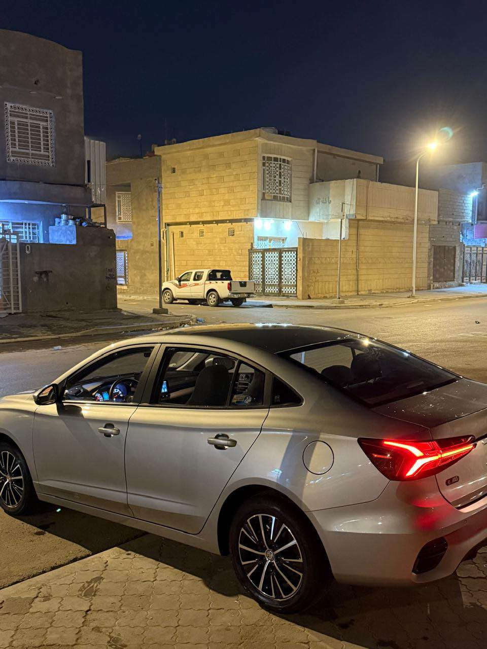 MG5blas 2025  جام كهربائي تحكمات ماشيه 18ستيرن مثبت سرعه انضمه قياده سايد بريك دكمه اوتو هولد تبريد تدفئه تبريد حساسات كامره بصمه السياره بك لايت لد لايتات امامي زنون عدسه تبديل قطعه الجنطه محرك 1.5تيربو تخم تاير حداديه كل على وضع الشركه السياره بيها ضمان 6سنوات صيانه كير محرك كهربائيات حداديه
رقم فحص موقت الرقم ع المشتري 
السعر 122 وبيها مجال بسيط ***********العنوان بصره الزبير الصحفين الزبير, البصرة
