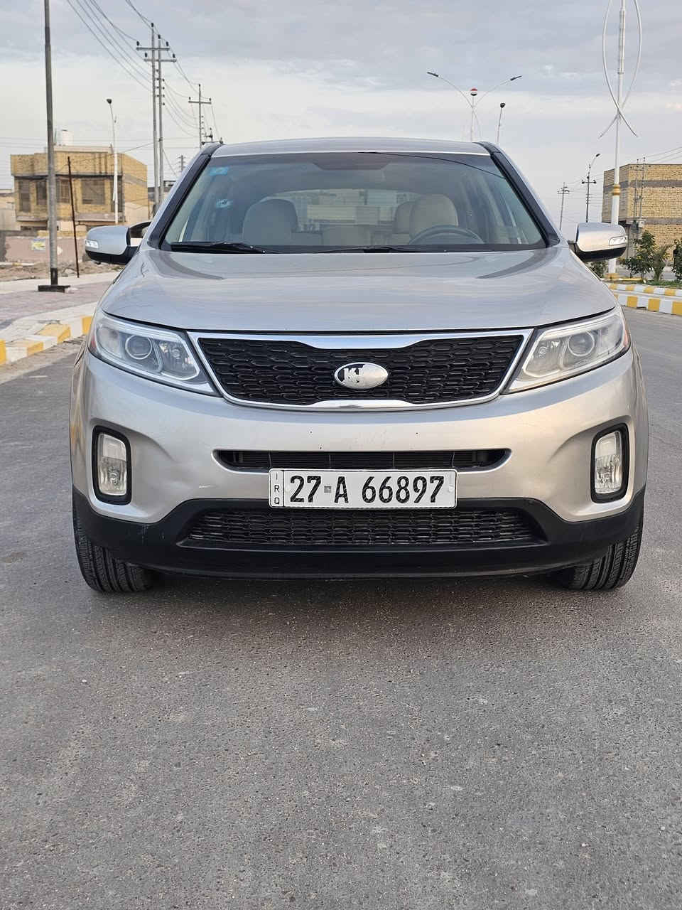 *********** كيا سورنتو  2015  وارد أمريكي كفاله عامه ضربه وتبديل وصبغ حادثه تقرير وعندي اكثر من سونار  موجود بالمنشور رقمه ذي قار نكليزي داخله هزه شاشه كامره مكينه 4 سلندر 5 راكب ماشيه 120 سياره جديده سعره 149  وبيه مجال بسيط أجد
