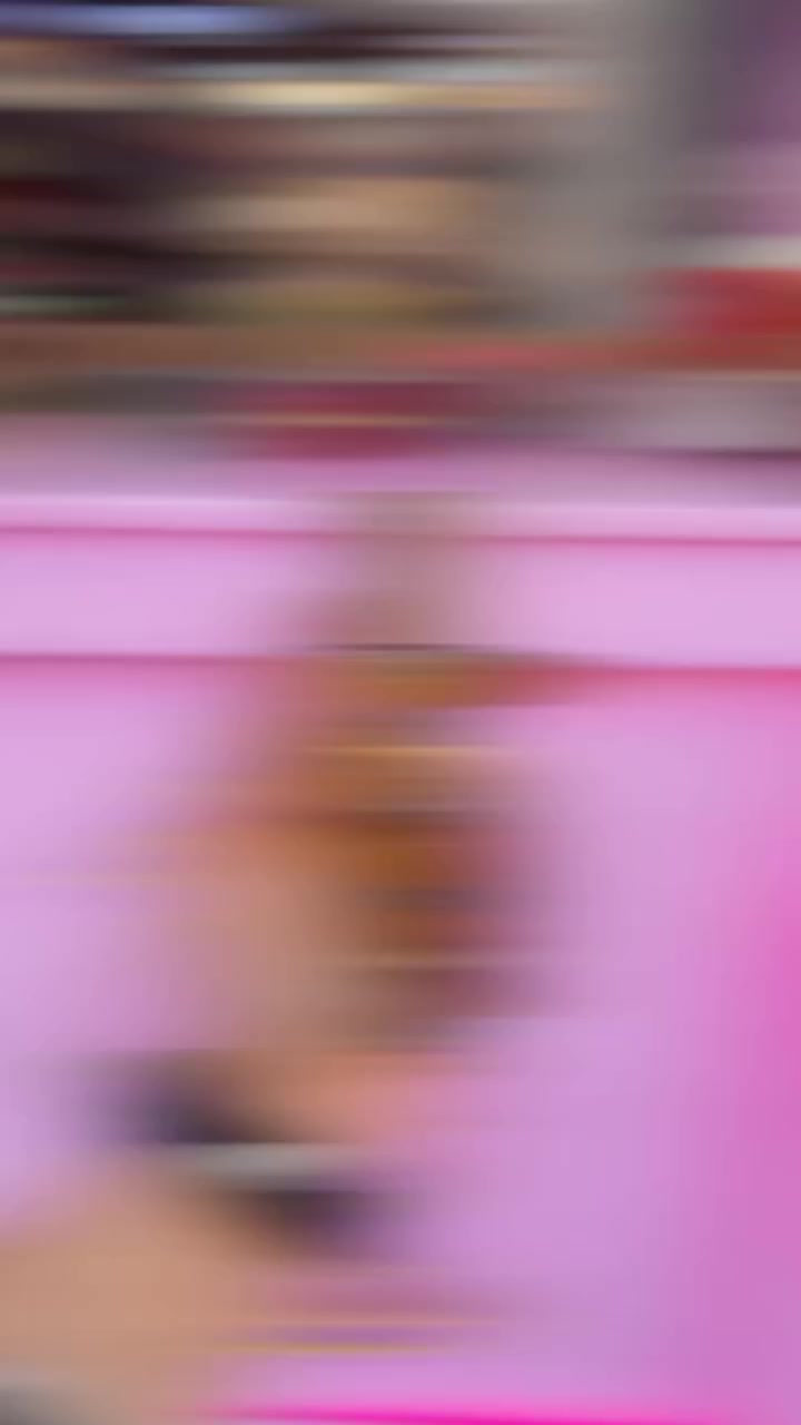 بنات شباب انا صاحبه مشروع مال عطور جديده ابسمايه وحابه اشوف دعم منكم وشرط انو العطور مضمونه وفواحه وثباتيه ميه بل ميه / وجد توصيل ***********
