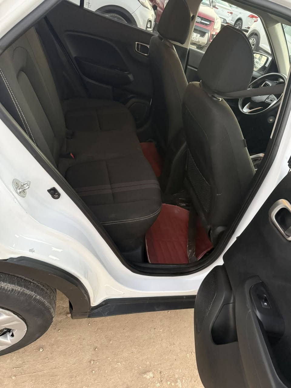 السلام هونداي فينو موديل 2024 ماشيه 45 كيلو متر  حادث جاملغ خلفي بدون ارباك ودواخل السعر 120 وبيها مجال بيع او مراوس حسب القناعه العنوان بابل محاويل ***********
