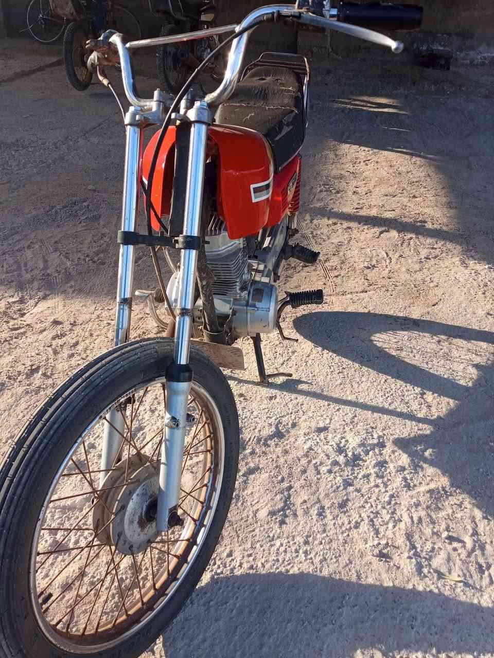 دراجه للبيع نامه مكفوله محرك نضيف سعر 375 وبيه مجال المكان البصرة قضاء الدير
رقم ***********
