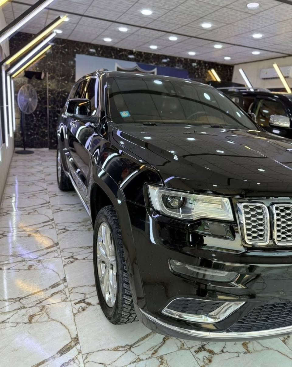 السلام عليكم 
جيب سومت خليجي موديل 2020 
فول مواصفات كفالة عامة 
* رادار امامي مع مانع تصادم . 
* تحذير الخروج عن المسار . 
* جگات امامي خلفي .
* دفع رباعي 4x4 
* المقاعد الأمامية كهربائية .
* ذاكرة لحفظ وضعيات الجلوس . 
* المقاعد الأمامية  تبريد وتدفئة . 
* المقاعد الخلفية مع تدفئة . 
* انظمة القيادة .
* نقطة عمياء ..
* مقود السائق كهربائي . 
* تدفئة ستيرن . 
* سقف بانوراما .
* شاشه كبيرة مع نفكيشن GPS . 
* كشافات ضباب بروجكتر زنون . 
* تشغيل عن بعد .
* صندوق كهربائي .
* حساسات أمامية . 
* حساسات خلفية .
* كاميرا خلفية .
* مرايا متحسسه للضوء العالي . 
* محدد سرعة . 
* نظام بريك اوتماتيكي ( Auto Break System ) .
*نظام صوت هارمن كاردون
* شاشات 
* رادارات .
* المسافة المقطوعة ( 69000 ) 
* وبعد هواية مواصفات .
* السعر ( 288$) وبيها مجال 
تلفون (*********** ) 
مكاني كربلاء
