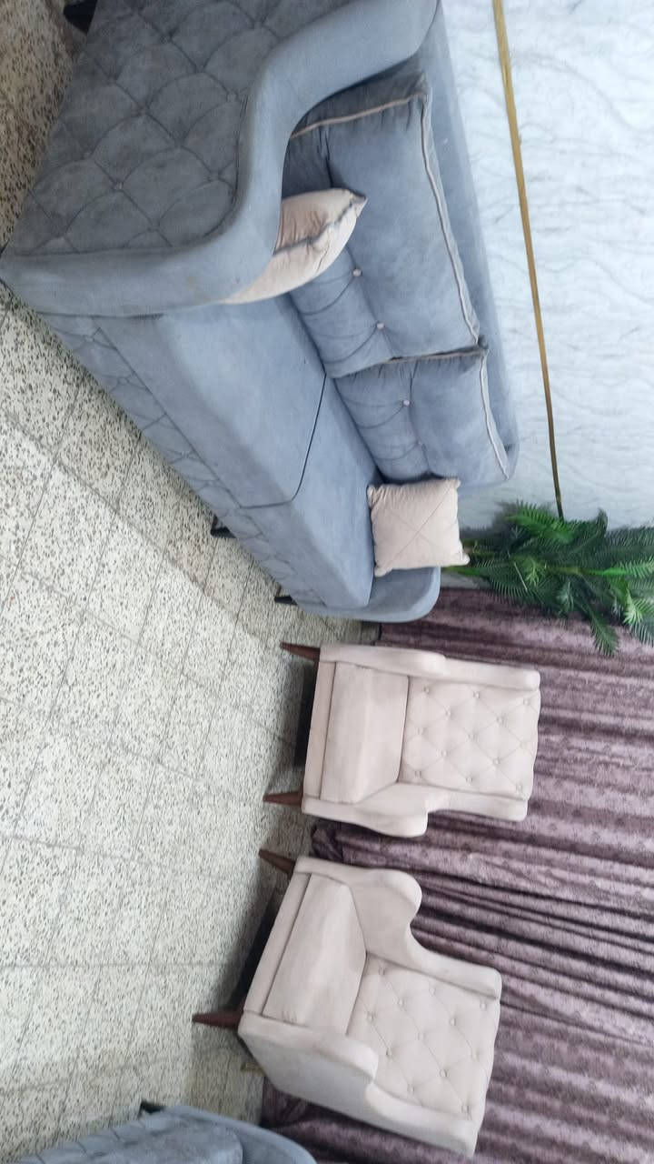 تخم تركي ٧ مقاعد نضافه فول تزكام ثكيل سعر ٢٢٥ وبي مجال مكاني بياع يوجد توصيل بكروه داخل بغداد *********** وتساب
