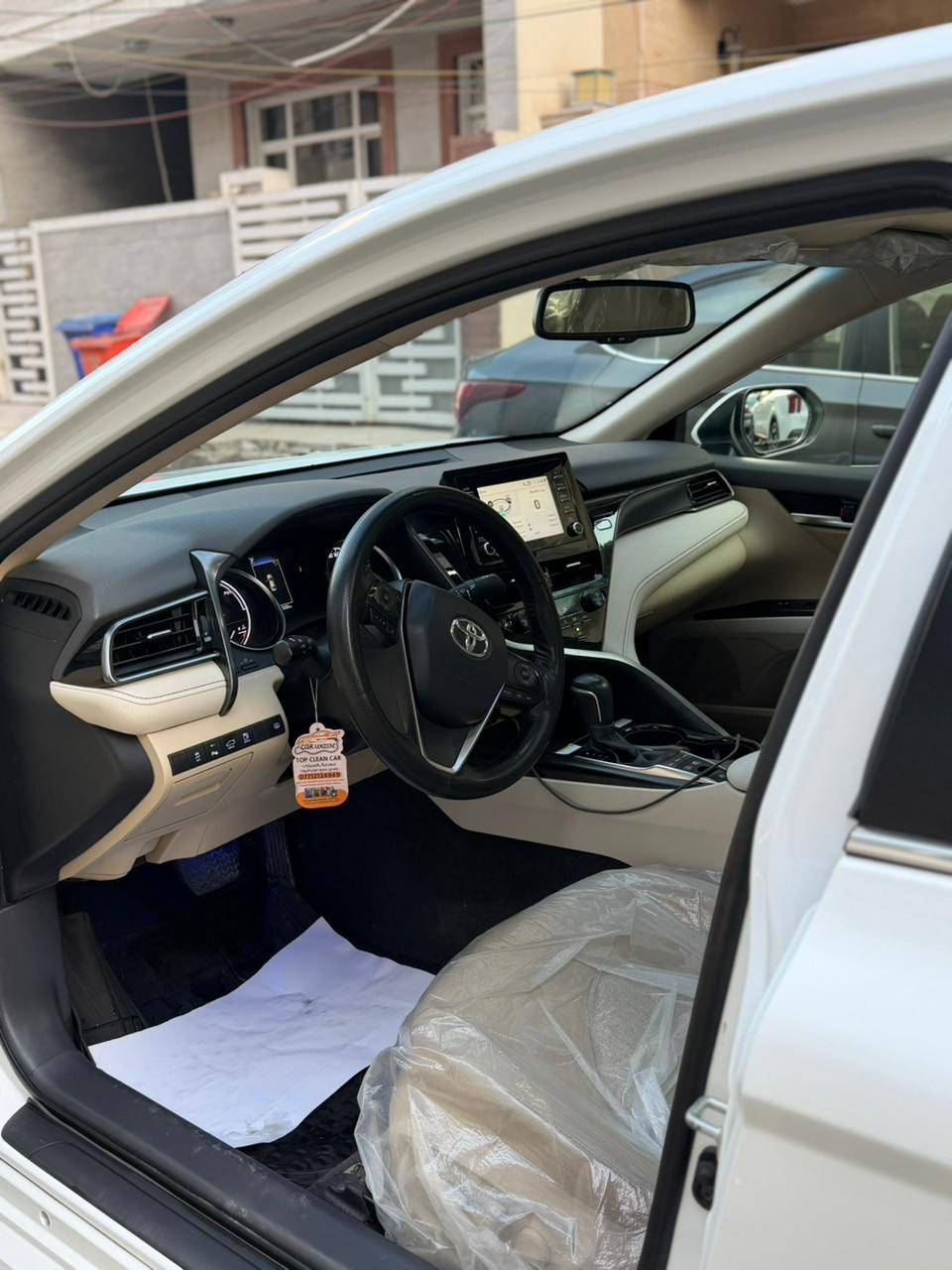 كامري خليجي هايبرد  2024 فئة GLE 
فول مواصفات بصمة سلايد فتحة سقف 

ماشيه 45 

بدون ضرر بدون صبغ من الدعامية للدعامية 
 كفاله حتى من الشخط والرصعه 

المواصفات 
فتحة 
بصمة 
تحكم ستيرن جهتين 
سايد بريك دكمة 
نظام سبورت 
نظام ايكو 
نظام Apple CarPlay و اندروين اوتو 
شاحن موبايل لاسلكي
برده خلفيه كهرباء 
حساسات امامية + خلفية
مري شفط كهرباء 
اشاير بالمري 
قطعتين تبريد 
شاشة كبيرة
كامرة خلفية دوارة
مكينة 4 سلندر 2500
لايت زنون 
لد امامي 
بلوجكتور زنون 
ويل كب كروم 18
كشن كهرباء 
داخل بيجي 
اناره داخليه LED
مانع انزلاق
وبيها بعد مواصفات 
مكانها بغداد تحويل مباشر 

***********
