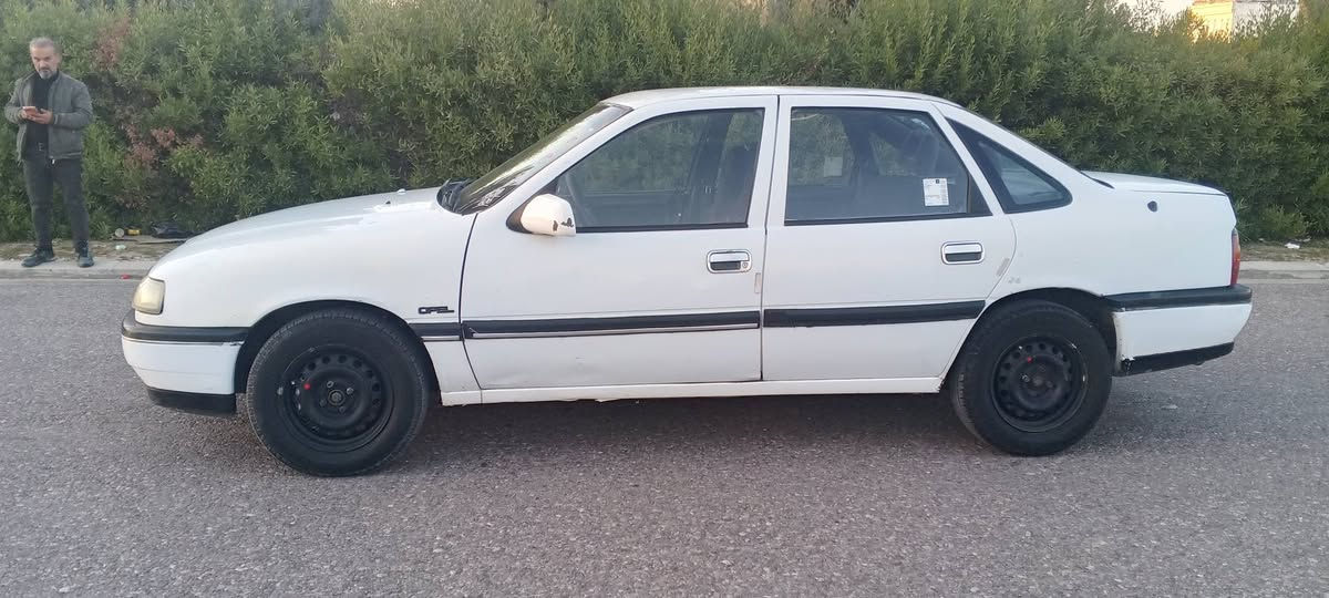 ئۆپل ڤیکترا 19‌92 مەکینە 18 گێرئۆتۆماتیك
گێر مەکینە تەقەو رەقە کارەبایی هەمووی بەشەرت
بۆیاغ تەنها چاملغێکی پشتەوەی گۆڕاوە
سەنەوی بەسەرچووە تحویل و غرامەی بەشەرت
سعر 32وەرەقە و مەجال
***********  کورک و واتساب أربيل, العراق
