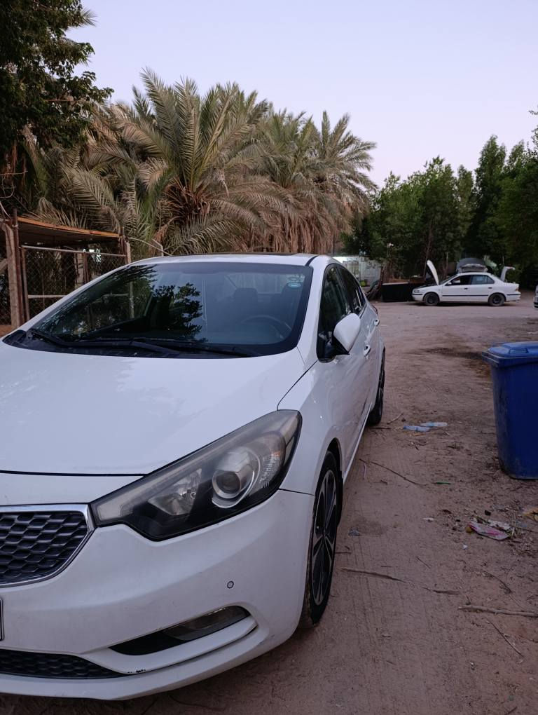 السلام عليكم سيراتو 2014للبيع فول ما عدا البصمه رقم اربيل دولي بيه باردات اربع مكانات مقدار اصبعين سياره جديده كير مكينه حداديه تبريد تدفئه مكفولات تخم تأير نضيف للبيع فقط السعر (133) وبيه مجال قليل رقم *********** مكان نجف النجف, العراق
