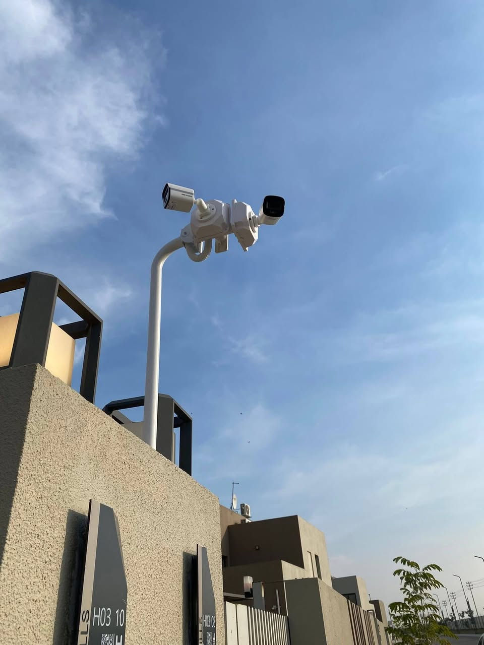 تنفيذ أحد أعمالنا

تنصيب كاميرات مراقبة Hikvision نظام أنالوك بتنفيذ احترافي

صورة واضحة ليل ونهار

تفعيل كامل ميزات الذكاء الاصطناعي

شغل مرتب وجمالي

ضمان سنة كاملة على العمل
#الشراع_لخدمات_الانترنت_والاتصالات
#هاتف_***********_***********

