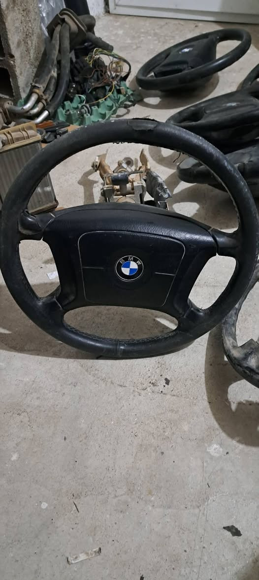 للبيع غراض حاويه مال بي ام حجم ٥٠٠/***********///***********
