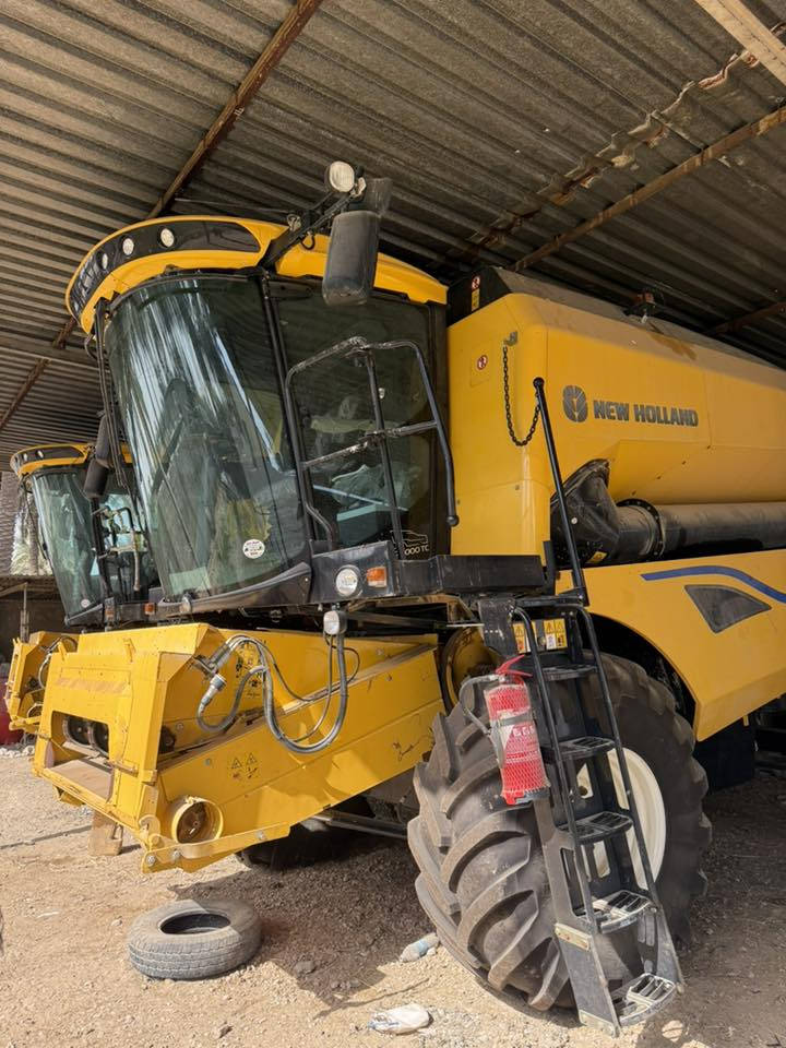 السلام عليكم للبيع حاصده بم ونوزل طبله 17 ,2025  خمسه بلم ساعات العمل 160ساعه يعني زيرو   السعر175 وبيها مجال***********// ***********
