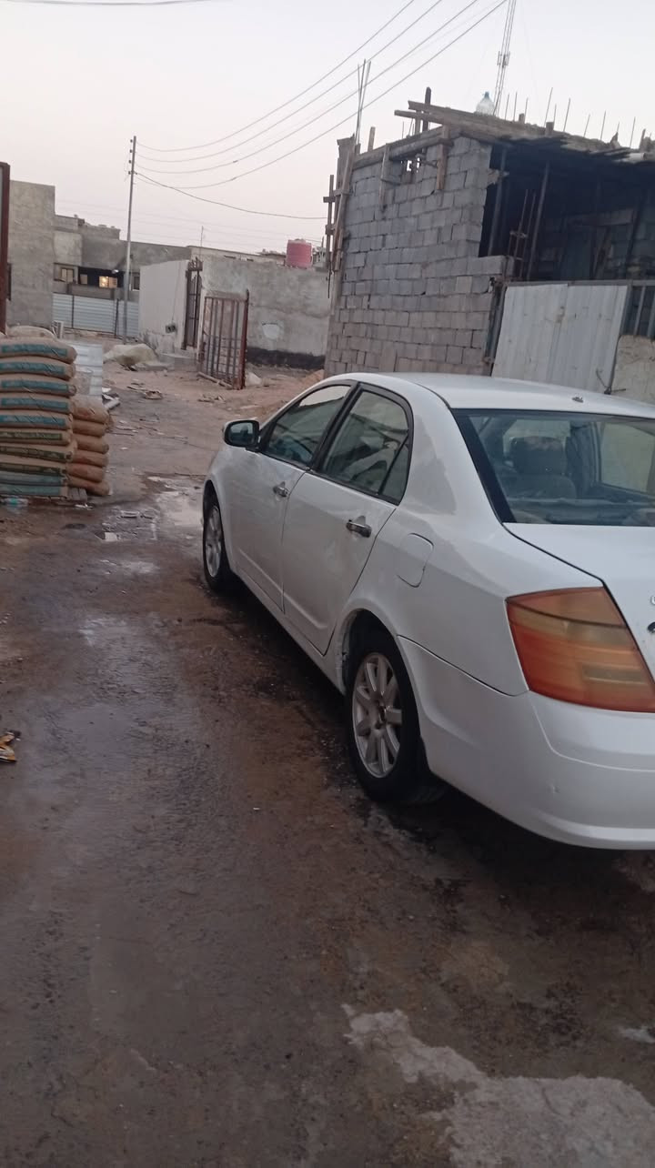 سلام عليكم 
سيارة جلي موبل مديل12 سنوية نافذة بل24 مكينة وكير حدادية نص عمر مروس حسب لقناعة أو بيع سعر28 مكان سيارة بصرة وهاذ رقم رعي سيارة ***********ورجان لمو شراي خل عبر لمشور
