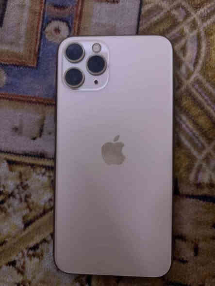 السلام عليكم. من رخصت الادمن. ايفون 11برو . جهاز مكفول عل فحص البطاريه(83)الذاكره(256). الجهاز ما مفتوح افحص وين متريد. العنوان بغداد الطيفيه. رقم الهاتف. ***********.السعر 350وبي مجال
