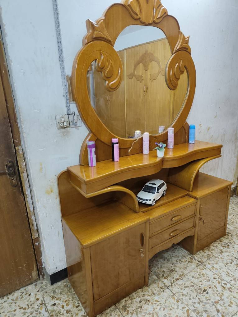 غرفة نوم للبيع تسكام صاج داخل وخارج ضهر جرجوبة مابيها اي ضرر مكاني حلة شارع 80 قرب مدينة ألعاب  ارض بابل *********** حلة, بابل
