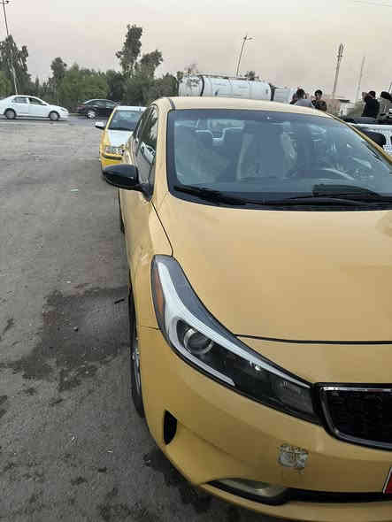 سلام عليكم فورتي 18 للبيع فقط مكينه 2000 دوش
امريكي حادثه قبق جنطه مكينه مفتوحه سياره باسمي خير من الله ترايك وين متريد جاهزه ما مشتغله تكسي عندي محل اروح واجي بيهه مامتعوبه سعرهه 115 قفل مكاني بغداد المشتل 
شراي اتصل ممتواجد علفيس ***********
