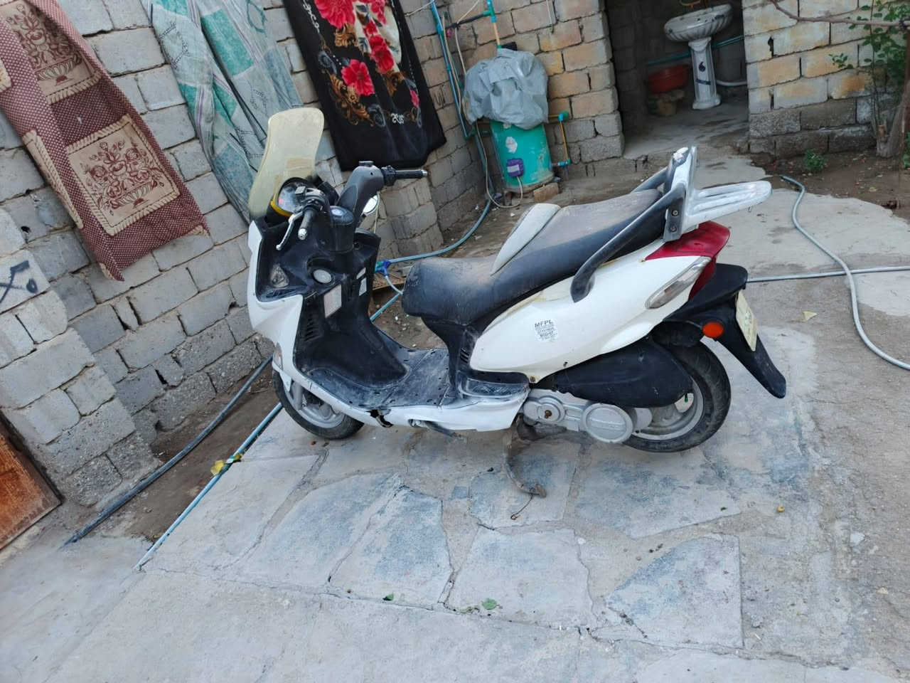 السلام عليكم دراجه البيع كوري موديل 2005كفال عامه ماناقصه شى السعر 825بيه مجال قليل 
رقم /***********
