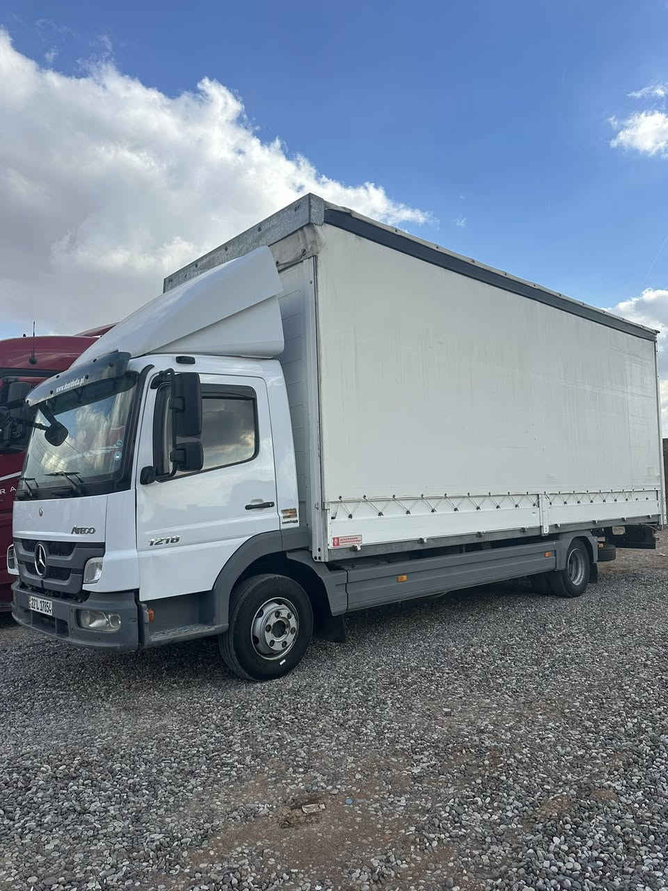 للبيع موديل 2010 فول طول سبعه وربع مكان اربيل سعر 260
***********
