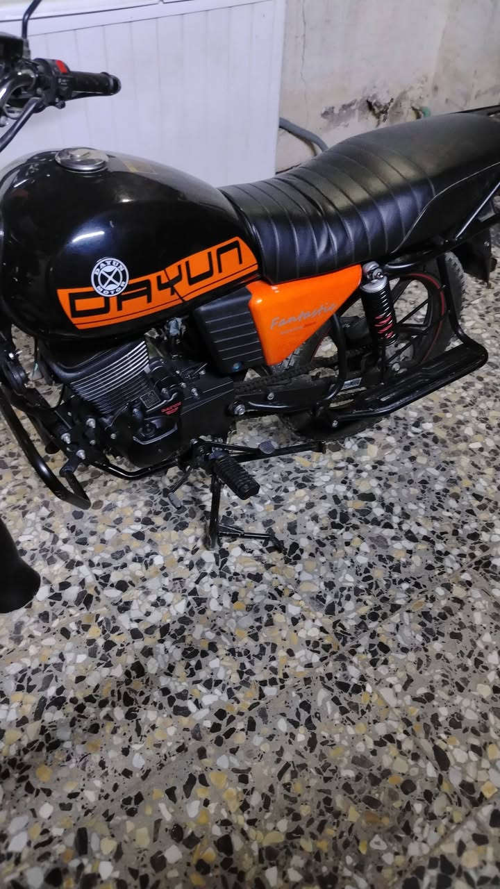 دراجه دايوان جبلي ٢٥ رنبه مرقم اربيل مكان بغداد بلديات سعر مليونين و٤٠٠ بيهه مجال رقمي ***********
