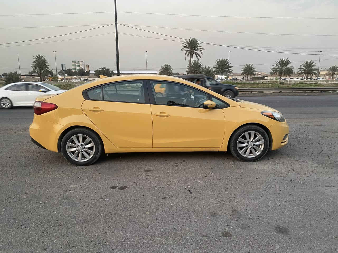 للبيع فورتي موديل ٢٠١٤
رقم بغداد انكليزي الجديد

مصفره هيئه وغرامات

حادثه جاملغ خلفي بدون دواخل

بجم كبس شركه

محرك ٢٠٠٠ دوش

السعر ٩٩

مكانه بغداد

***********
