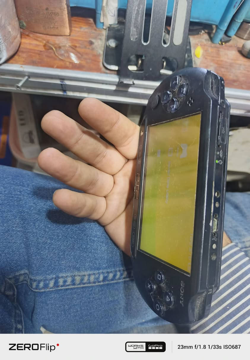 Psp street
جهاز لون اسود نظافة 70%
مهكر بي العاب 
بس جام في شوية شخت باقي بشرط
بدون شاحنة سعر 75 
توصیل موجود


**إذا كنت صاحب هذا الإعلان وتريد حذفه لأي سبب، رجاءا أرسل رسالة إلى الدعم الفني**