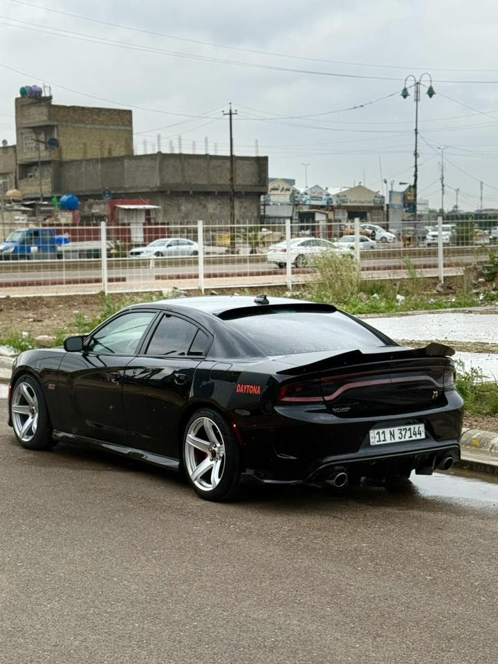 جارجر SRT 2022 لون اسود
حادث بنيد + جاملغ خلفي 
رقم بغداد
بسمي
مكاني بغداد ***********الخاص مغلق

المواصفات فول 1/1 عدا الفتحة
المحرك 6400 🐝 
دركة ار بي ام
رادارات جانبية 
داخل احمر 
كشنات كنتارا مختم 🐝
ماشية 15 الف حقيقي 
فجوج 6  (برمبو ) .
كاميرا خلفية . . 
كزوز نغمة حلوة 
حساسات خلفية . 
ويل نجمة الخسفة القوية 
سستم صوت ALPINE . 
تشغيل عن بعد . 
مقاعد رياضية. 
نظام خرائط GPS . 
شاشة كبيرة قياس 8.4 أنج اوپشنات SRT 
تدفئة ستيرن . 
شفتات استيرن . 
لايت LED
