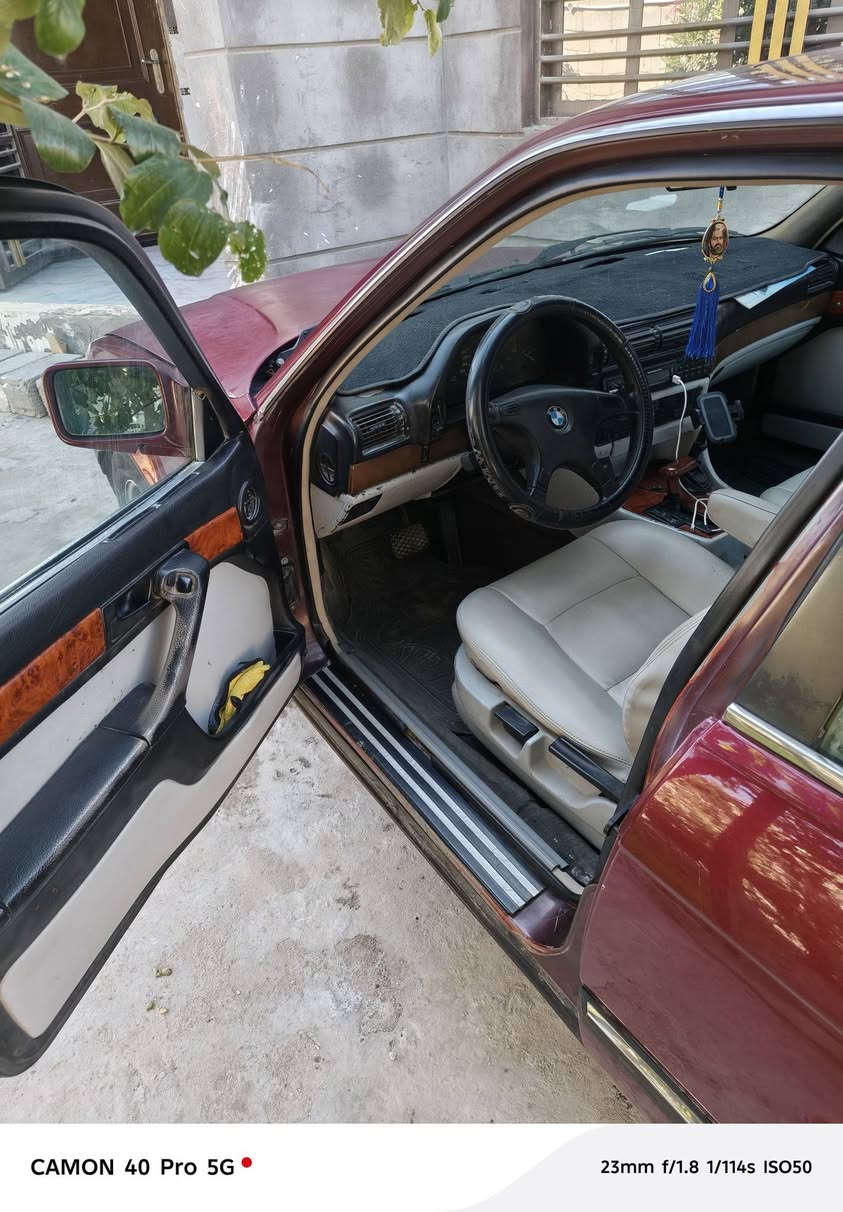 السلام عليكم ورحمة الله وبركاته
من رخصت صاحب الگروب
عندي  BMW 735  مديل 1989 اريد مراوس شنو عندك دز خاص ونتفق  
السارة جاهزة من كلشي ما عدا ملاحظات بالصبغ ***********
