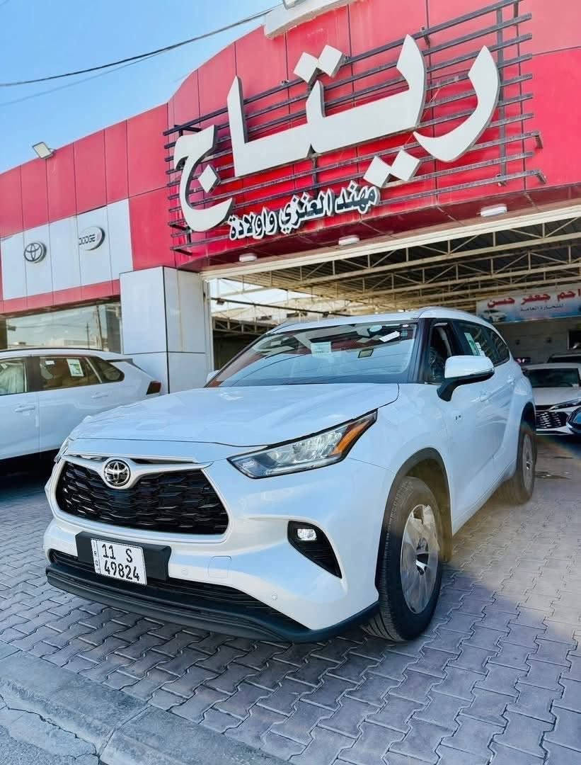 تويوتا هايلاندر GLE 2025 | زيرو كيلومتر
خليجي سعودي – عبد اللطيف جميل 

سيارة عائلية متكاملة تجمع بين الراحة، القوة، والتقنيات الحديثة ✨

المواصفات:
 • محرك 2500 هايبرد اقتصادي
 • نظام دفع رباعي AWD
 • فتحة سقف سلايد
 • باب خلفي كهرباء (صندوق)
 • رادار أمامي + مانع تصادم + تحديد مسار
 • جنوط 18 إنش
 • مقعد السائق كهرباء
 • شاحن موبايل
 • برده خلفي في الأبواب
 • مرايا كهرباء
 • عدادات ديجيتال
 • شاشة وسطية مع كاميرا خلفية
 • باقي المواصفات معروفة من تويوتا ✔️

السعر:
للاستفسار يرجى التعليق برقم (1)
مرقم بغداد جاهز مثبت لوحات ✅

📍 العنوان: بغداد – معارض البياع / الشارع الرئيسي

📞 للتواصل:
***********📲
***********📲
***********📲
*********** 📲
