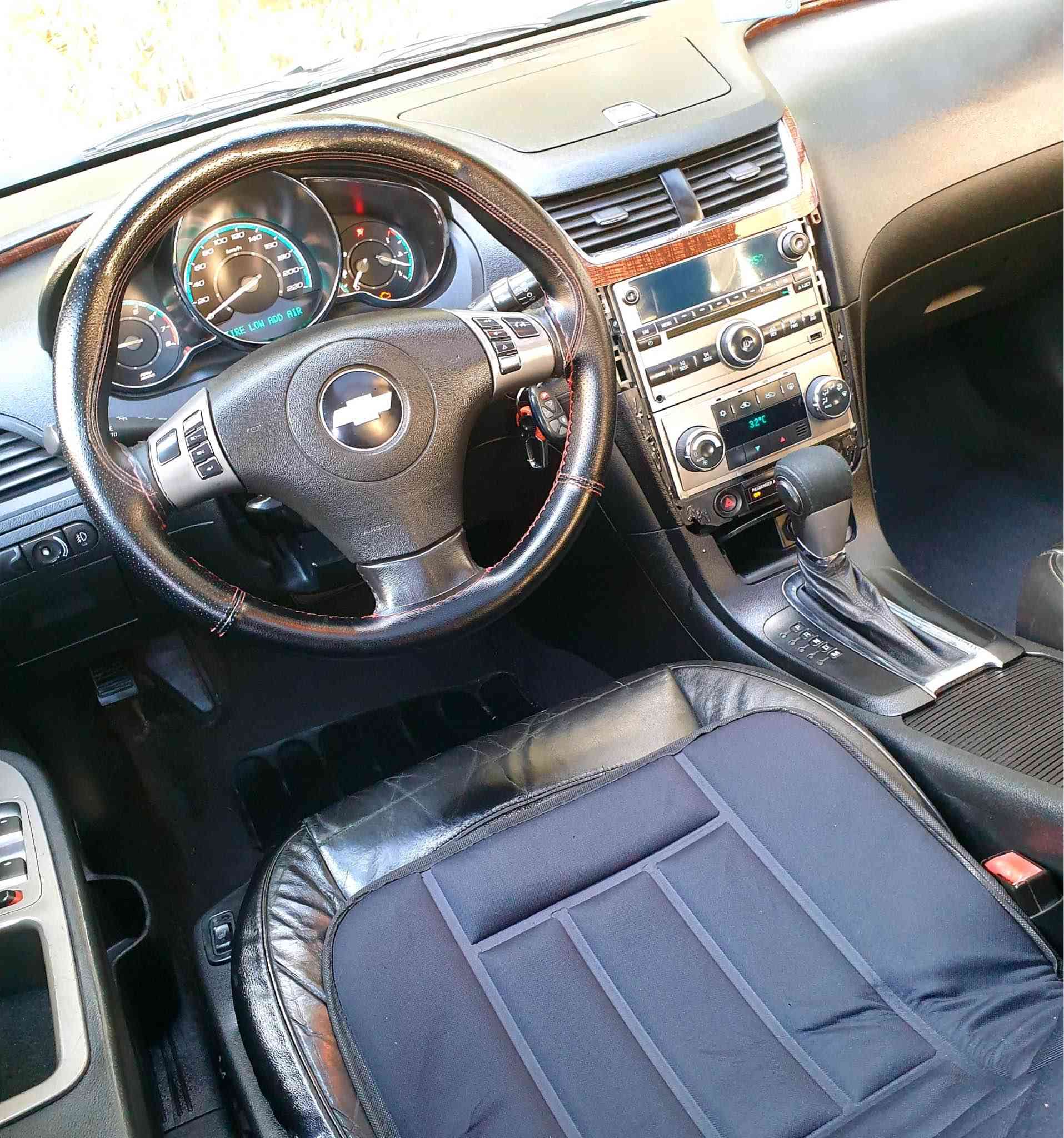 سلام عليكم 
شوفرليت ماليبو LTZ موديل ٢٠١٢ وارد خليجي
شرط كير و محرك كهربائيات كلها على وضع الشركه والسنوية لحد 2030 رقم أربيل بيها قطع صبغ موضح بالسونار بونيد و جامرلغ خلفي الواصفات : كشنات كهربائية +تدفئه 
تحديد سرعة و كامره خلفية محرك 24 بدون توربو المرغوب السعر 80 وبي مجال والحمدلله سيارة جاهزه وخير من الله الاتصال بالرقم *********** كركوك, العراق
