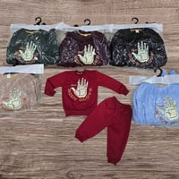 طقم ولادي وبناتي • ٤-١٢ سنوات