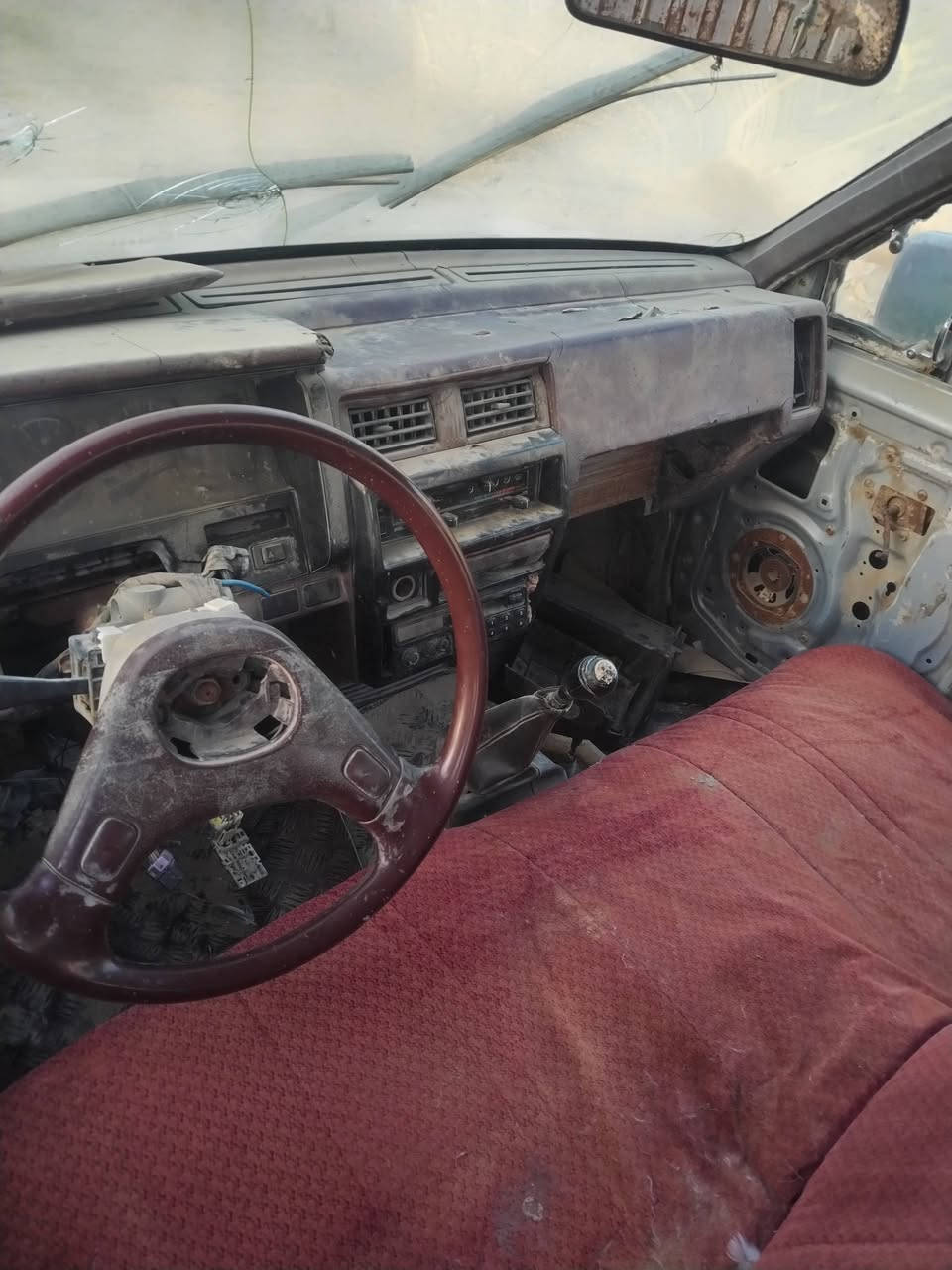 اسلام عليكم. نسيان مديل ٩١ دبل قماره  سياره شغله. صار مده متروكه. سياره مكينه بيه خيط بخار  كما موضح بل صوره  كيره مكفول رقم الماني. مثنئ راعيه موجود بل رميثه سعر 20 وبيه مجال عنوان. الديوانيه الحمزه شرقي
***********
