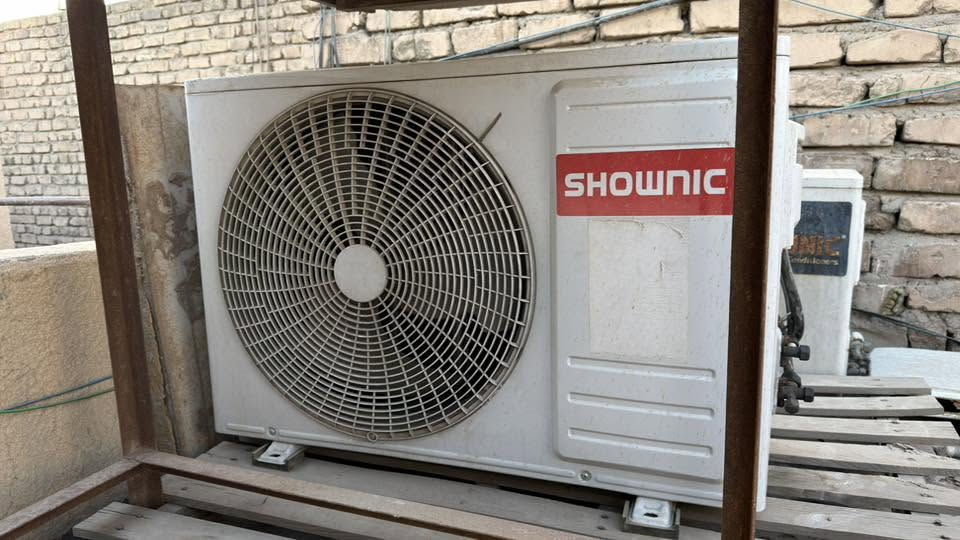 السلام عليكم
سبلت SHOWNIC واحد طن شغال كامل 
السعر 250 الف
مكاني بغداد الامين الثانية
***********
