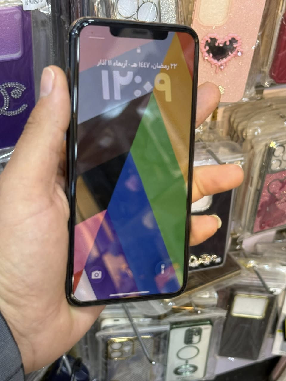 ايفون 11 برو ماكس 
    تك سيم  تكدر تسوي دبل شريحه الاكترونيه 
   ذكره 256 
  بطاريه 89 
  جهاز شرط نظافه 100/100
   للاستفسار ***********
