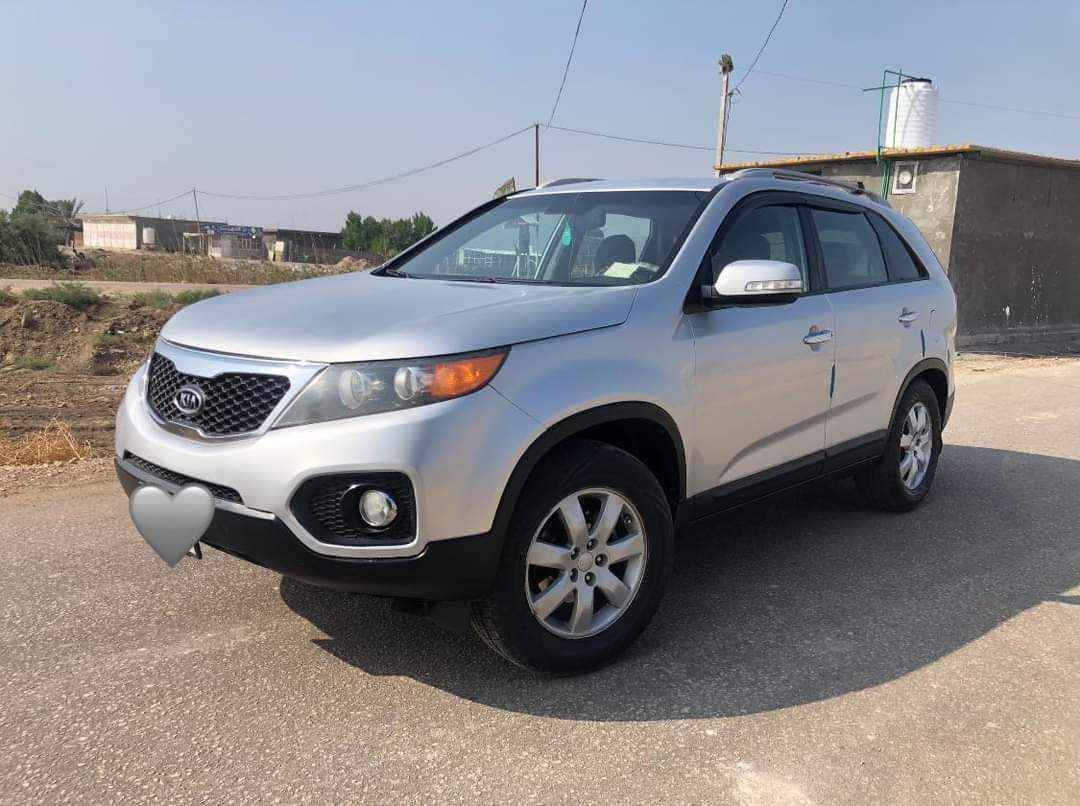 السلام عليكم من رخصت الادمن سورنتوا  2012 وارد امريكي محرك 2400 GDI ضررها مصبوغه عام كير ومكينه نضيفات حداديه جديده وتايرات جدد رقم انكليزي بأسمي المكان كربلاء السعر 130  للاستفسار الاتصال *********** غير متواجد على الفيس
