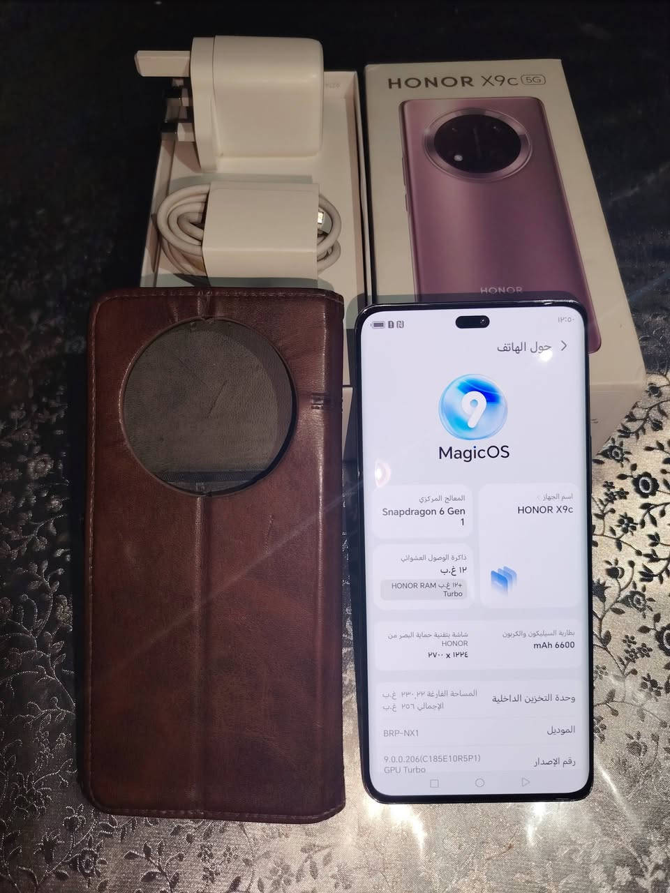 هونر x9c
ذاكره ٢٥٦
عشوائية 12+12
جهاز مستخدم قليل جداً 
ملحقاته كاملة والأصلية
لتواصل على الرقم *********** واتساب
آو خاص على المازنجر
