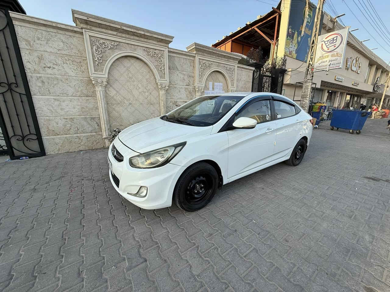 سلام عليكم  أكسنت موديل 2012 وارد خليجي بيهة صبغ بل البنيد مكينتهة 1600
رقمهة بصره مشروع وطني سنويتهة 2030 تنتهي سيارة جاهزة من كلشي اي نقص مابيهة مكان السيارة البصره سعر  83  
الأستفسار ***********

