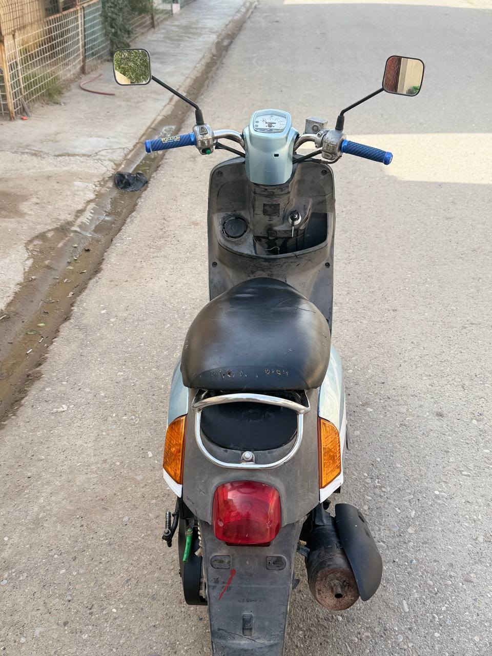 السلام عليكم دراجه ماكس بوليس لبيع نقص سلف فقط اشاير كلوبات كله شغال ماكو اي نقص تايرات جديده مكينه ما مفتوحه برغي بيها السعر 500 وبيها مجال حك الجيه راسلني أو اتصل *********** المكان الخالص هبهب
