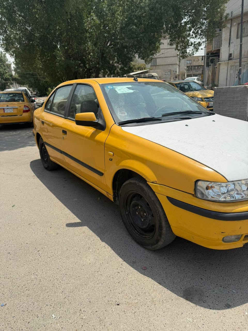 السلام عليكم  للبيع سياره سمند رقم بغداد صفره موديل ٢٠١٧ سياره بلاديه بيه نواقص بسيطه كير محرك جدد للإستفسار اتصال ***********
